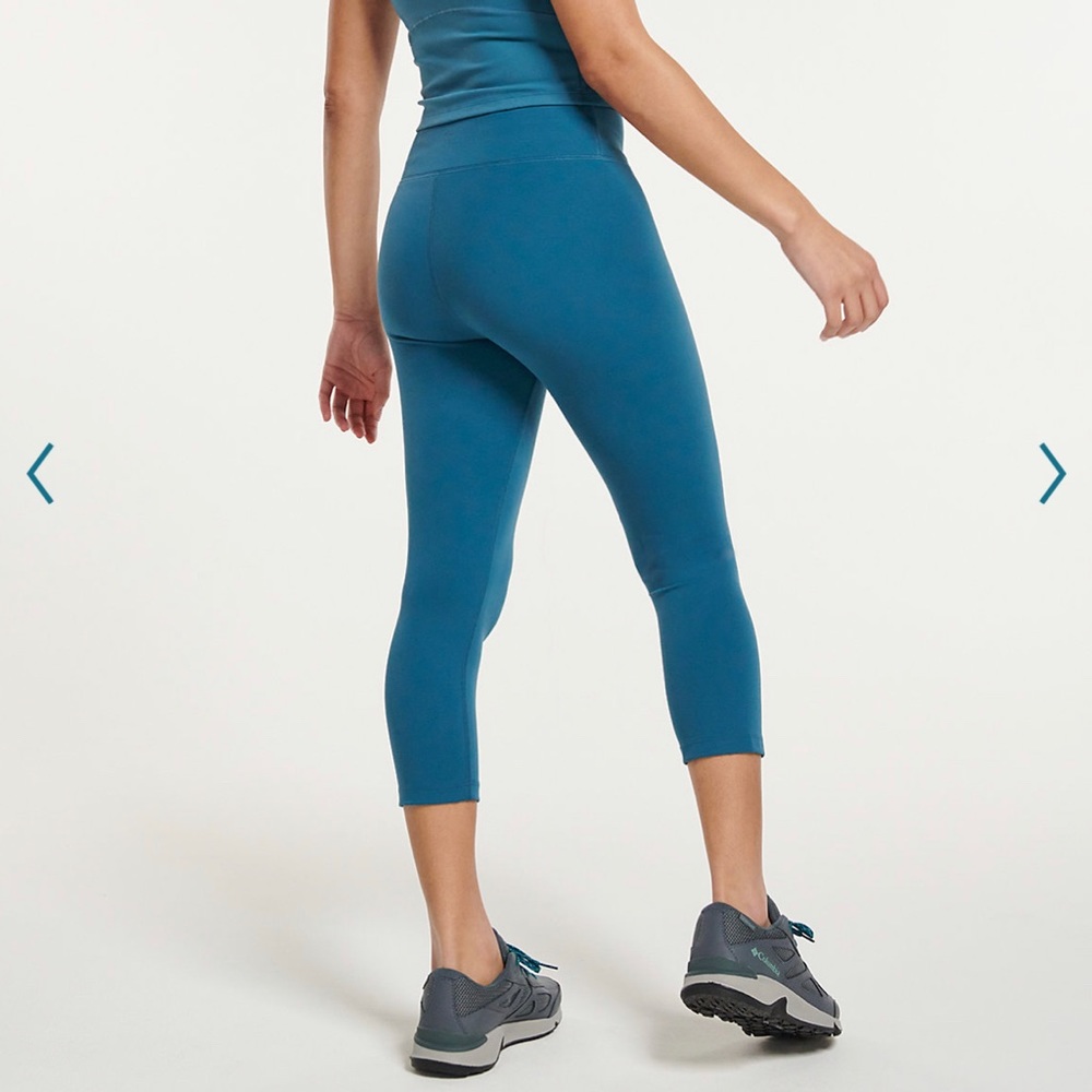 FLX Affirmation crop top and capri leggings